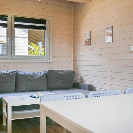 2 Bedroom Gorgeous In Semesterbostad Rewal