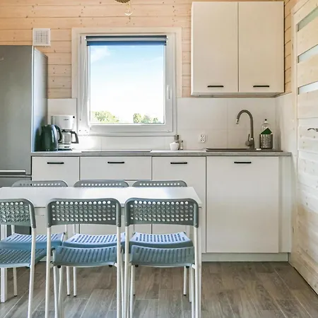 2 Bedroom Gorgeous In Semesterbostad