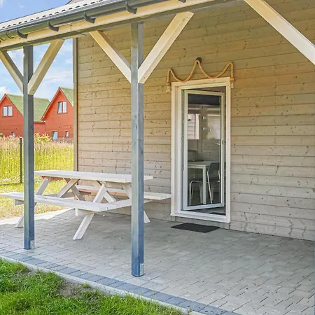2 Bedroom Lovely In Holiday home